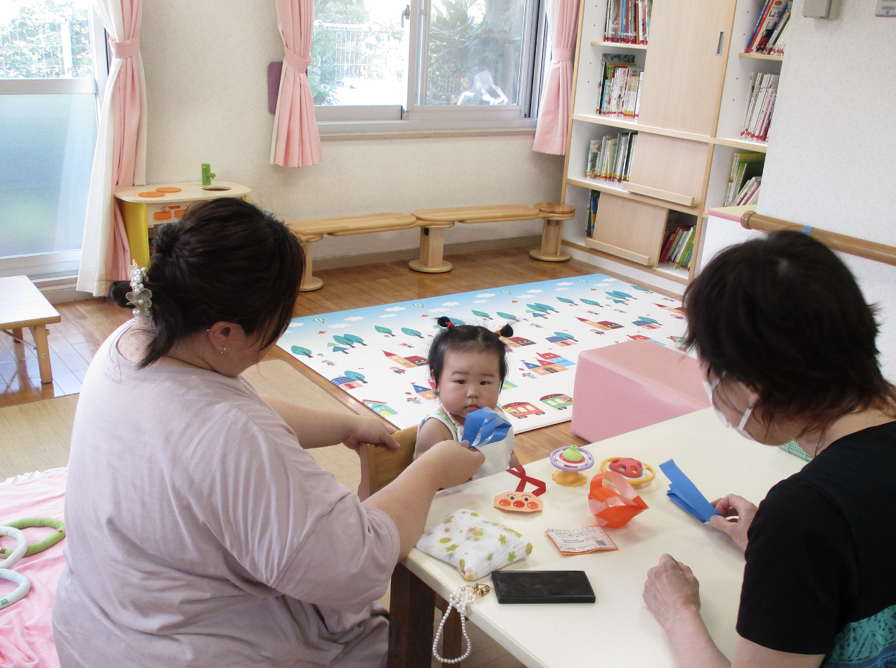 Kita Kamiida Parenting Salon